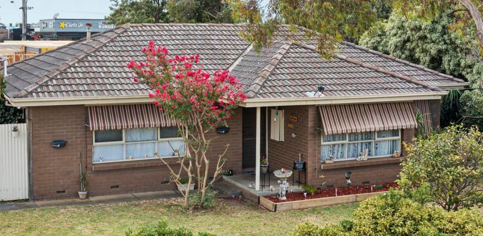 Melbourne corner block with substantial land